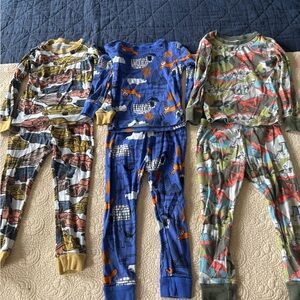Bundle of 4T Carter’s pajamas - 3 pajamas